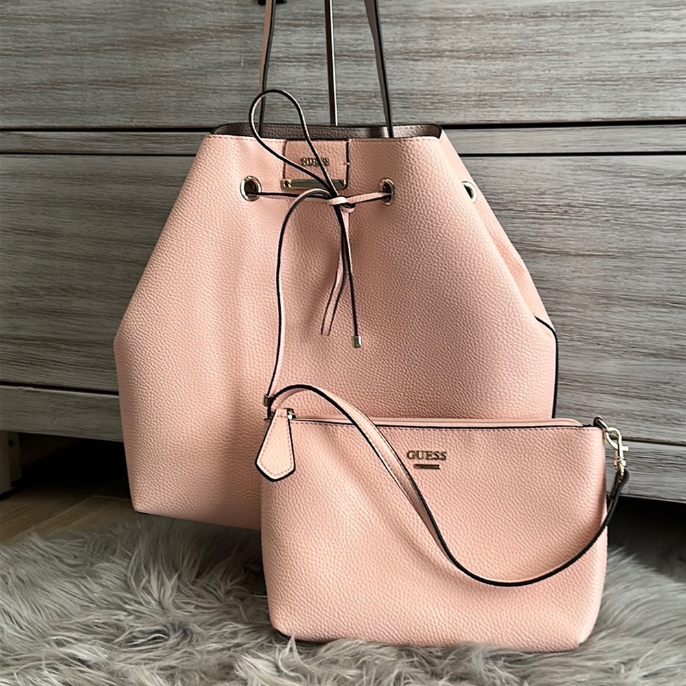 EUC Guess mini purse/tote set